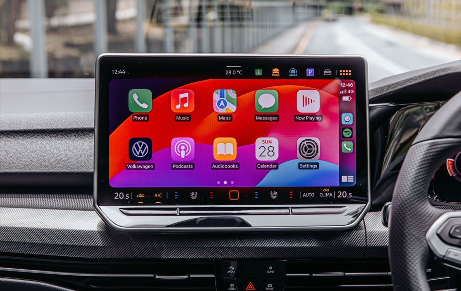 Volkswagen New Golf GTI_12.9 Inch Media Infotainment Display
