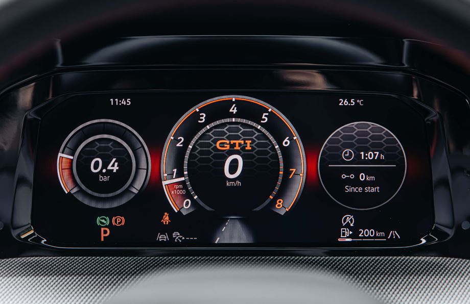 Volkswagen New Golf GTI_Digital Cockpit 3