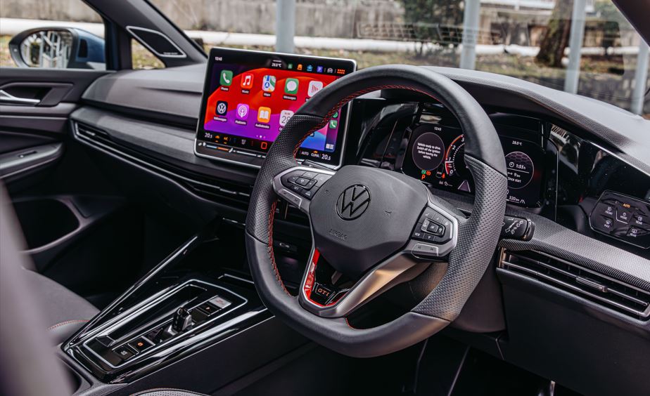 Volkswagen New Golf GTI_Multifunction Sports Steering Wheel 3