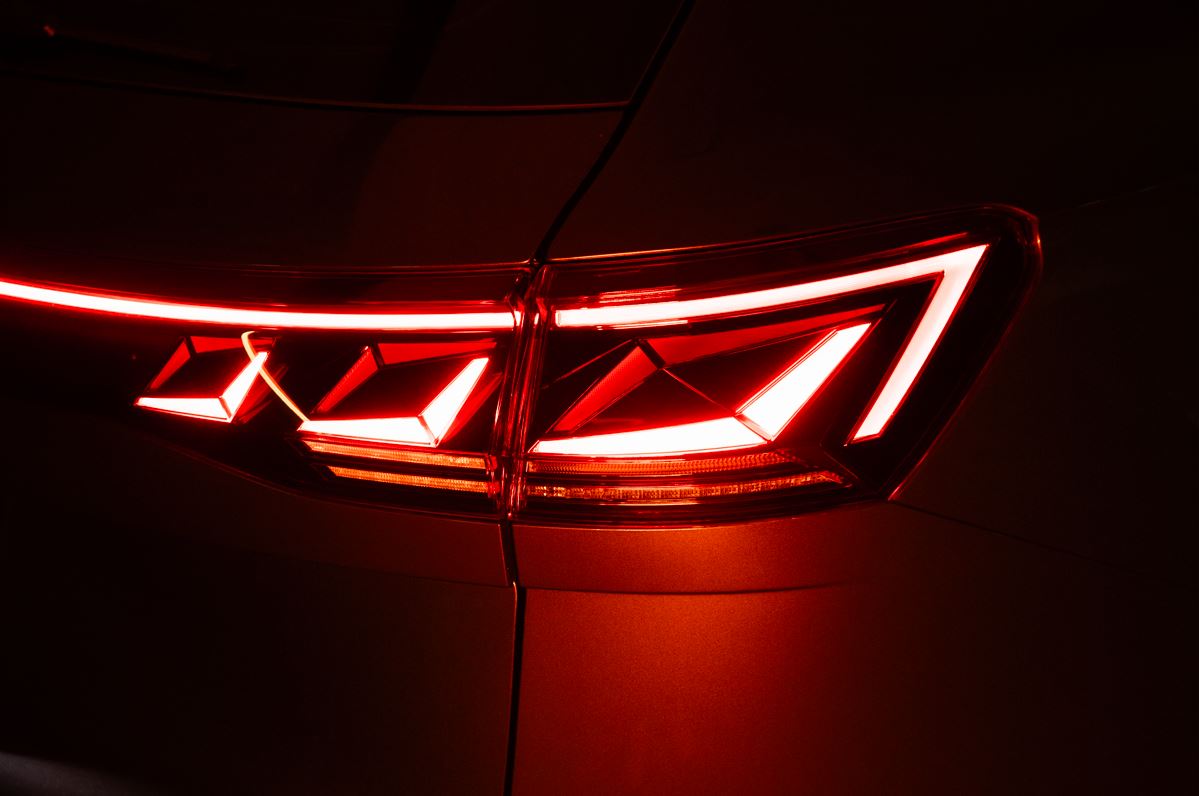 volkswagen touareg R line lamp