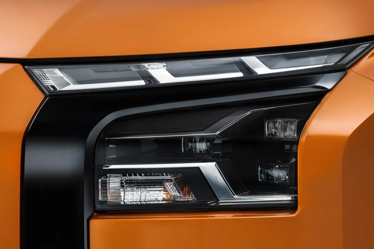 all-new-triton-4x4-exterior-01