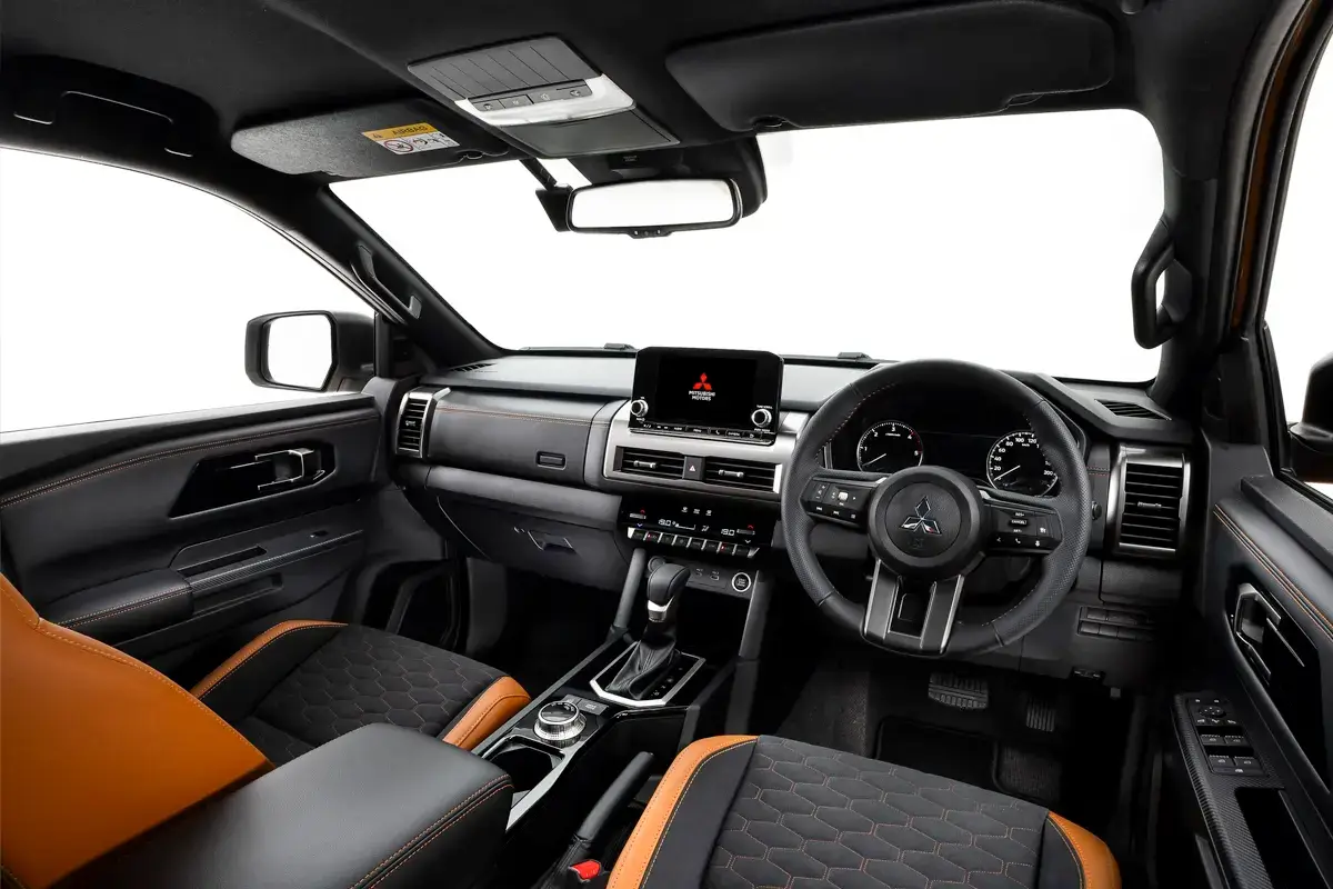 all-new-triton-4x4-interior-01