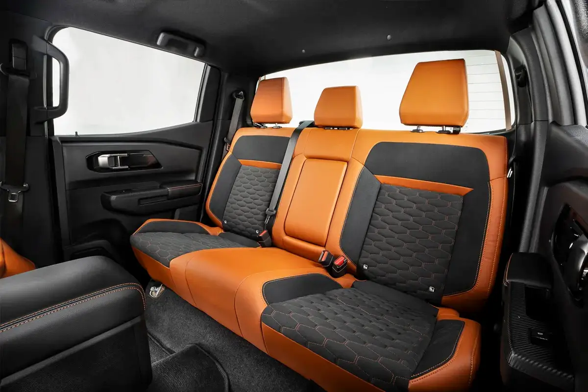 all-new-triton-4x4-interior-07